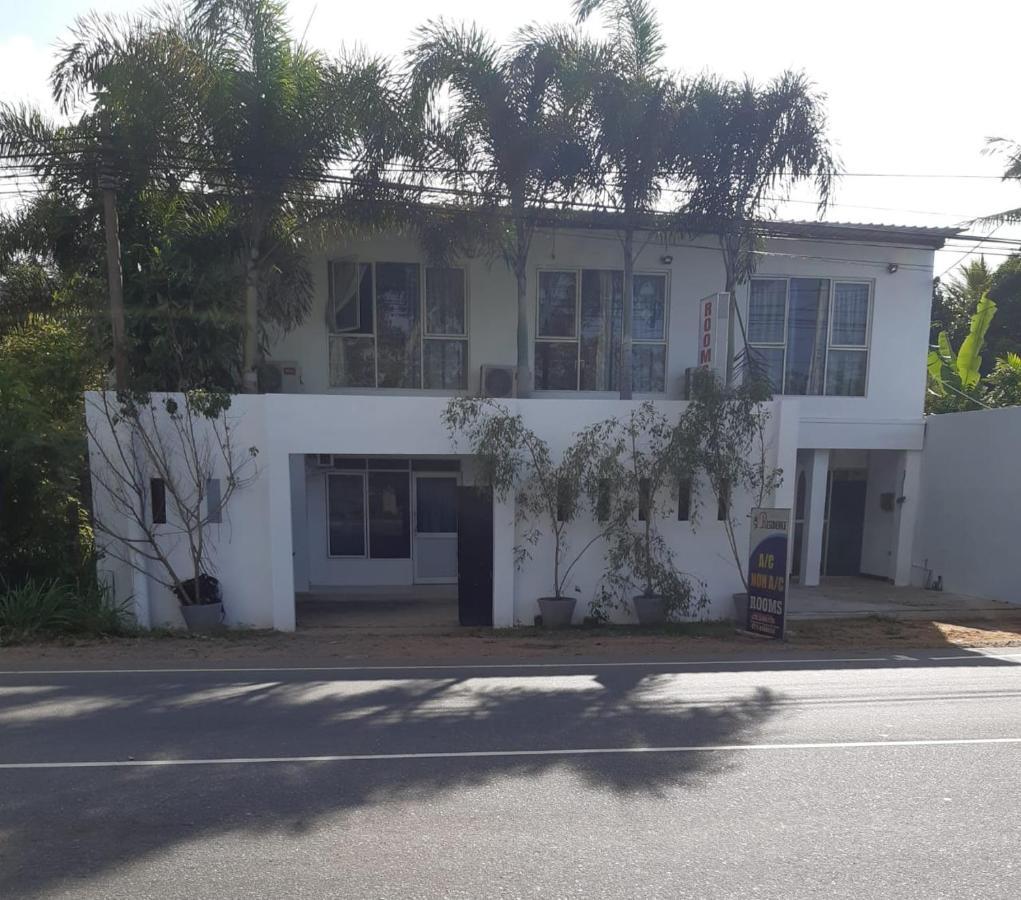 Saragama Holiday Resort Kurunegala Exterior photo